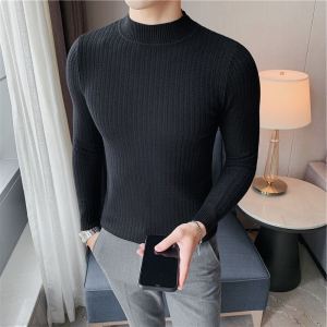 เสื้อไหมพรมคอกึ่งสูงสำหรับผู้ชายเสื้อตัวในเข้ารูปสไตล์เกาหลีใส่ด้านในสำหรับฤดูใบไม้ร่วงและฤดูหนาวสำหรับผู้ชายเสื้อไหมพรมผ้าถักสำหรับผู้ชายดูแพง