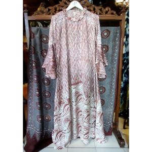 Lisa Dress by Dian Pelangi LIMITED EDITION Busana Muslim Baju Maxi Dress Gamis Abaya Kaftan Gaun Outfit Pesta Pernikahan Kondangan Casual Formal Wanita Hijaber Cantik Anggun Modis Modern Elegan Mewah Model Korea Terbaru Batik Jumputan Hand Made Kekinian