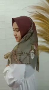 Kerudung Segi Empat Voal Premium Casual: Bahan & Motif Terbaru