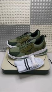 Sepatu Pria Sneakers Premium Hitam Putih Cocok Untuk Semua Kalangan Cowok Cewek Sepatu Sport Ranning