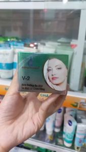 Kem Nhật Việt V2 Ngọc Trai Đen - Sữa Ong Chúa Kem Dưỡng Da Se Khít Lỗ Chân Lông 6g