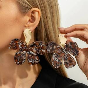 Salircon Vintage Brown Resin Acrylic Flower Pendant Earrings Charm Women Fashion Geometry Drop Earring Jewelry Accessories Gift