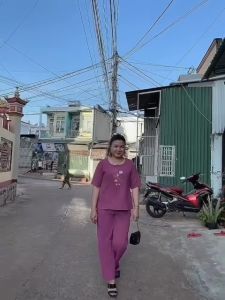 Đồ bộ cho mẹ mặc nhà bộ đũi trung niên nữ thêu hoa quần dài ống nhỏ tay lửng thêu hoa cao cấp