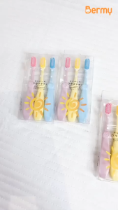 Set 3 bàn chải hình mặt trời nhỏ Bermy  với 3 màu đáng yêu dành cho bé .