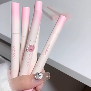 Lightweight Matte Lip Liner Velvety Lip Gloss Texture Lightweight Matte Lip Liner Multi-Functional Blush/Lipstick Built-In Sponge Applicator Smudge-Proof Easy For Beginners To Use.