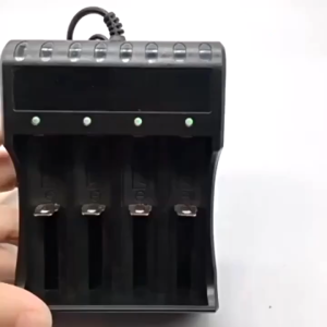 Sạc Pin Viên 2 - 4 Cổng 18650 Pin 3.7 - 4.2V Phích Cắm Tiện Lợi Có Đèn Báo Đầy Tự Ngắt Cổng Sạc Pin Tự Động