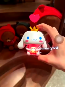 【Ramadhan Gift】Ready Versisuara i love you Cinnamoroll Melody Lotso Kuromi Sanrio LED Night Light Gantungan kunci cinnamoroll Figure Kartun Lampu  Lucu Kecantikan Hiasan Kamar Tidur Lampu kawaii Tidur Light Tidur Anak Night Light Gift