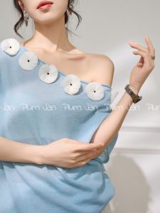 PlumJan | Áo Knit Eo Off-Shoulder 3D Hoa Màu Xanh Đẹp