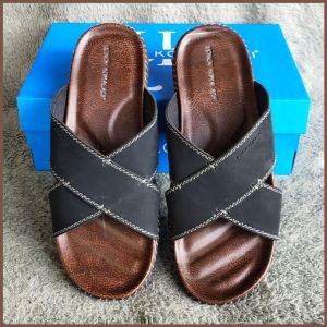 HARGA PROMO..!!! SANDAL YONGKI KOMALADI. SANDAL PRIA YONGKI. SANDAL KEREN YONGKI KOMALADI. SANDAL YONGKI KOMALADI. SANDAL KULIT SINTETIS PRIA
