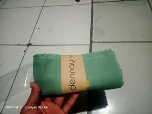 hijau Sage/kerudung segiempat polos/hijab style terbaru/warna trendy hijab segiempat polos