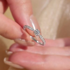 Italian S925 sterling silver 1 carat moissani diamond proposal ring as a gift for girlfriend