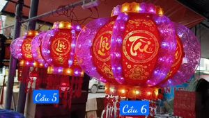 Đèn lồng điện xoáy 360 độ cánh bướm nhiều màu sắc rất đẹp