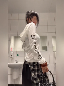 [American street print hooded sports top]เสื้อสเวตเชิ้ตแขนยาวมีฮู้ดซิปพิมพ์ลายสไตล์ย้อนยุคสำหรับผู้หญิงสไตล์เกาหลี