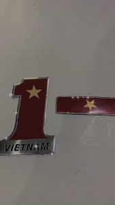 Bộ 2 Logo Biểu Tượng Cờ Việt Nam Hợp Kim Không Gỉ Trang Trí Ô Tô Xe Hơi xe máy