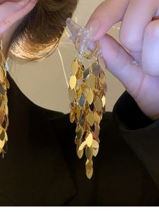Internet Celebrity Exaggerated Temperamental Super Flash Sequin Ear Clip Female Fancy Affordable Luxury Fashion Generous Long Leaf Tassel Earrings