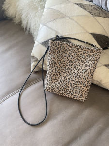 Fashionable Fall Winter Classic Coffee Leopard Print Womens Crossbody Bag Compact Size Portable Storage Solution