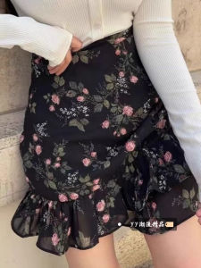 กระโปรงสั้นทรงเอเอวสูงสไตล์ฝรั่งเศสวินเทจลายดอกไม้ปะการังฤดูหนาวปี 2025 กระโปรงสั้นทรงหางปลาทรงสลิมเข้ารูปปิดด้วยซิป