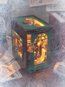 DIY Book Nook Kit Wooden Figurines Miniature Doll House Kit 3D Puzzle Assembly Bookshelf Insert Decor Toys For Christmas Gifts