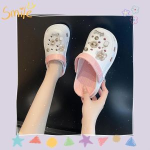 SQShop สุดฮิต รองเท้าหัวโตผู้หญิง ทรงสวยน้ำหนักเบาใส่สบาย มีรูระบายอากาศ และกันลื่นอย่างดี สีสันทูโทนด้วยน๊า แมทช์ใส่ได้ทุกโอกาศ ราคานี้มีตัวติดสวยๆแถมไปให้ด้วยน๊า  อยากมีก่อนใครกดสั่งเล้ยราคาถูกจนใจเจ็บ