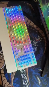 BÀN PHÍM CƠ ROYAL KLUDGE RK918 BẢN NÚT TRONG SUỐTKÈM KÊ TAY LED RGBBLUE SWICH