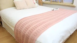 Northern Europe ins Internet Celebrity Porous Pink Sofa Cover Homestay Ho Tailstock Nap Blanket Bed Runner Decorative Blanket Shawl Blanket