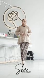 Setelan kebaya rinjani bianca kebaya Bahan Brokat Kebaya modern Kebaya cantik dan modis Baju outfit brukat pesta kekinian