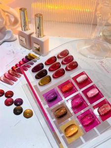 Vendeeni S5 Red color light Cateye Gel Nail Polish color 9color 网红流行猫眼胶秋冬赤红彩光猫眼甲油胶美甲店套系甲油1btl 15ml free color chart