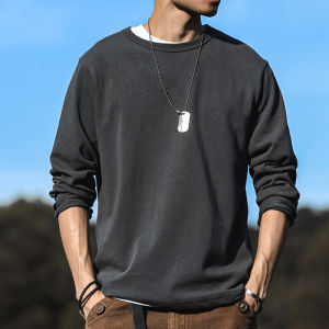 เสื้อยืดแขนยาวผู้ชาย สีแดง น้ำหนักเบา ทรงหลวม ผ้าฝ้ายแท้ สไตล์อเมริกันย้อนยุค ฤดูใบไม้ผลิและฤดูใบไม้ร่วง เสื้อชั้นใน