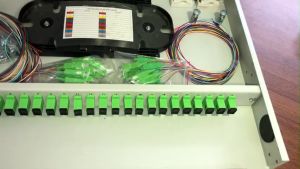ODF 24Fo indoor sắt chuẩn SC / APC - UPC ( single mode simplex Full phụ kiện )