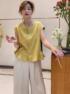 Slimming Flounce Hem Short Sleeve Round Neck Blouse