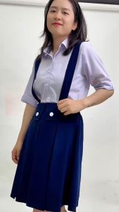 Váy rời bé gái đi học màu xanh lưng thun phía sau có dây và không dây vải lụa gân không nhàu Amazing