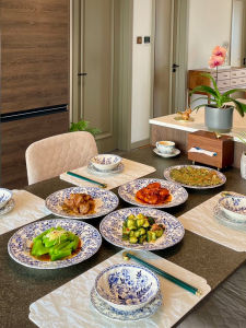 ผ้าปูโต๊ะหนัง Gulan ระดับไฮเอนด์ ป้องกันน้ำมัน กันน้ำ ผ้าปูโต๊ะรูปใบไม้แบบเรียบง่ายและโมเดิร์นสำหรับร้านอาหาร