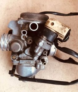 karburator karbu Honda Scoopy spacy beat Vario barang asli original copotan masih bagus satu set
