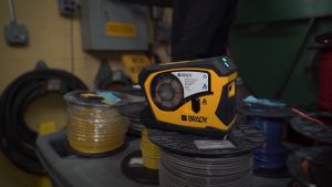 M211 PORTABLE BLUETOOTH LABEL PRINTER