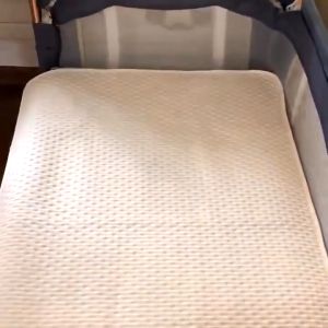 ผ้ารองฉี่เด็ก ซึมซับ 100 % หนา 4 ชั้น ผ้านุ่ม ใช้ซ้ำได้หลายรอบ แผ่นรองฉี่ ผ้ารองเปลี่ยนผ้าอ้อม ซักเครื่องได้ ผ้าปูรองที่นอนเด็ก