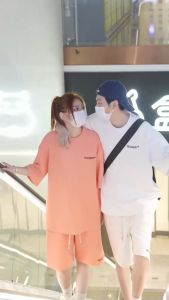 🚀พร้อมส่ง🚀ฤดูร้อนวัยรุ่นผ้าวาฟเฟิลสูทผู้ชายแขนสั้นกางเกงขาสั้นชุดลำลองหลวมขนาดบวก