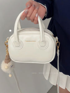 Niche Style Textured Bowling Bag Female 2024 New Arrival Trendy Spring Shoulder Messenger Bag Fancy Hand Holding Pillow Bag