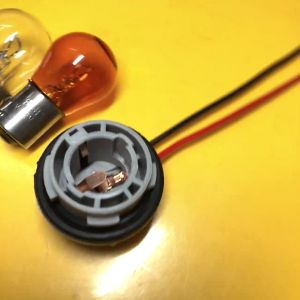 1156 1157 Universal Bulb Socket BAY15D Lamp Holder P21/5W Adapter Base Connector 1156 BA15S BAU15S 1157 BAY15D Lamp Holder Bulbs P21/5W Adapter Base Socket Connector for Turn Signal Headlight Light