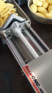 เครื่องหั่นแท่ง กึ่งอัตโนมัติ