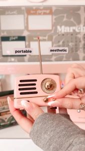 (กระเป๋าผ้าสักหลาด ฟรี)MUZEN OTR Metal MW-2AI ลำโพงบลูทูธพกพาแบบโลหะพร้อมปุ่มหมุนสไตล์ย้อนยุคสำหรับจูนเนอร์ วิทยุ FM พร้อมเคสใส่กระเป๋าเดินทาง ลำโพงบลูทูธไร้สายพร้อมเสียงสเตอริโอดัง สำหรับการเดินทางนอกบ้านและนอกบ้าน สีชมพู