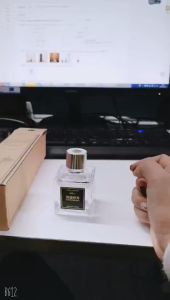 Reed Diffuser: Alat Pengharum Ruangan Parfum Essensial Oil Hiasan Stik Kayu + Bunga