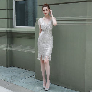 Sleeveless V-neck Sheath/Column Knee-Length Cocktail Dress With Beading Sequins