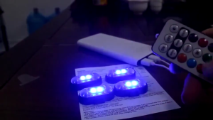 ไฟเตือนไ ฟแฟลช รถยนต์/รถมอเตอร์ไซค์ แบบไร้สาย8สี ไฟ LED กันการชน กันน้ำ มีรีโมตควบคุม สำหรับรถยนต์รถจักรยาน ควบคุมสัญญาณไฟแฟลช การติดตั้งง่าย สําหรับรถจักรยานยนต์ทุกรุ่น ใช้เวลาเพียงไม่กี่นาที