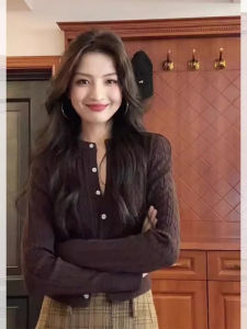 เสื้อคาร์ดิแกนถักสไตล์ย้อนยุคสำหรับผู้หญิง เสื้อสั้นเปิดครึ่งตัว ทรงเข้ารูป เสื้อชั้นในแฟชั่นฤดูใบไม้ร่วง/ฤดูหนาว เสื้อคลุมกันหนาว