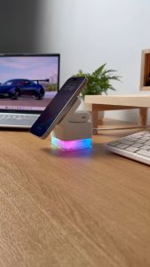 Digi 3 Trong 1 Giá Chân Đế Sạc Hình Khối Lập Phương Tương Thích Với MagSafe Giá Chân Đế Sạc Nhanh Tối Đa 15W Giá Sạc Không Dây Có Thể Gập Lại Thích Hợp Cho iPhone 16/ 15 / 14 / 13 Apple Watch Ultra AirPods