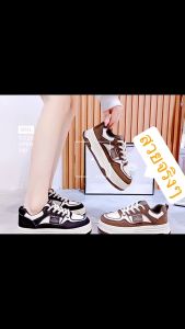 Addision รองเท้าแต่งกายแบบบันเทิง สำหรับผู้หญิง ครั้งใหม่ปี 2024 สไตล์เกาหลี รองเท้าแบนความสูง สีแบบผสม สำหรับนักเรียน สำหรับกีฬา A0194