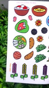 Sách - Hello Kitty tinh nghịch mê du lịch - Châu Á tươi đẹp (tô màu và dán hình STICKER)