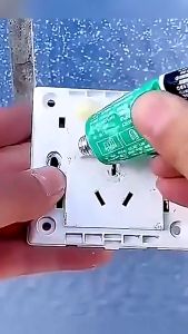 กาวอเนกประสงค์กาวตะปู 30ml/60ml กาวติดผนัง ไม่ต้องเจาะผนัง ไม่ทำลายผนังติดแน่นมาก กันน้ำ สารพัดประโยชน์ สำหรับใครที่ต้องการมีความปลอดภัย สามารถใช้ได้ทุกพื้นผิว