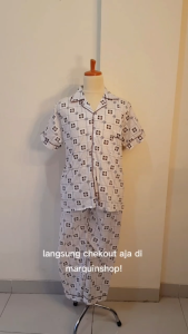 BAJU TIDUR PIYAMA PRIA CP KAOS TEBAL IMPORT BERKUALITAS LENGAN PENDEK SETELAN CELANA PANJANG MOTIF WARNA PUTIH CERAH TERBARU SIZE L-XXXL FIT TO 85KG