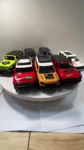 (Bagged) 1:36 Scale Three-Door Classic Pullback Die-Cast Model Car Simulated Off-Road Vehicle Childrens Toy Car Ornament